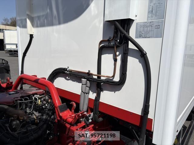 Hino DUTRO 2019-09 6243663-11
