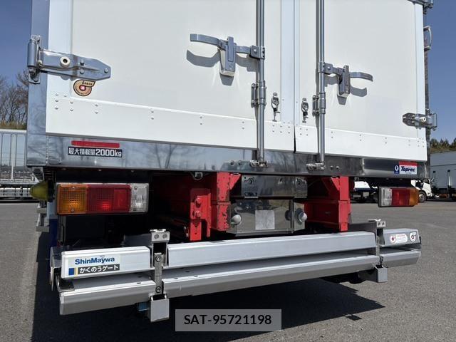 Hino DUTRO 2019-09 6243663-12