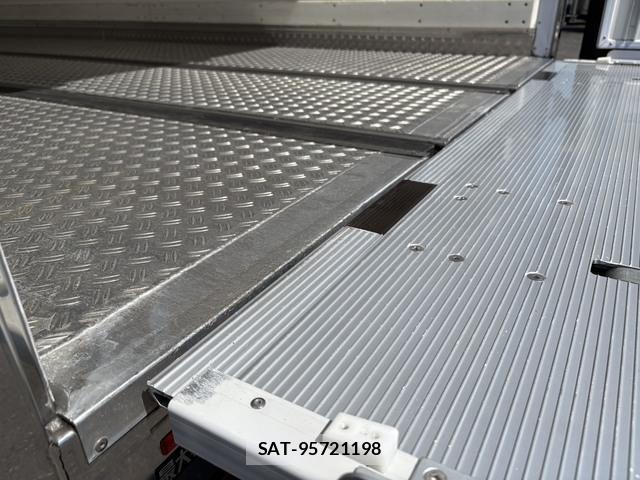 Hino DUTRO 2019-09 6243663-13
