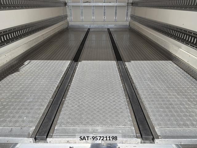 Hino DUTRO 2019-09 6243663-18