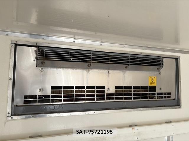 Hino DUTRO 2019-09 6243663-25