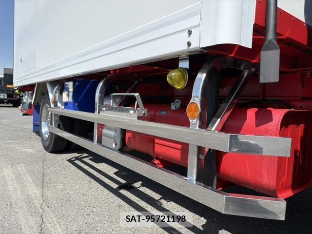 Hino DUTRO 2019-09 6243663-27