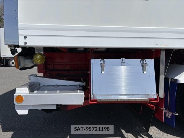 Hino DUTRO 2019-09 6243663-29
