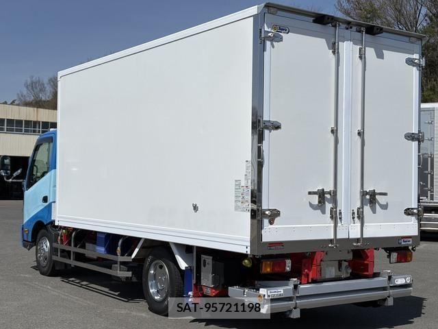 Hino DUTRO 2019-09 6243663-5
