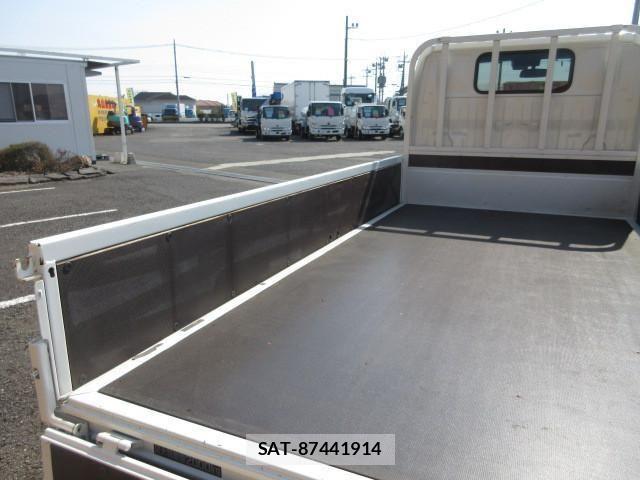 Hino DUTRO 2021-05 6243637-9
