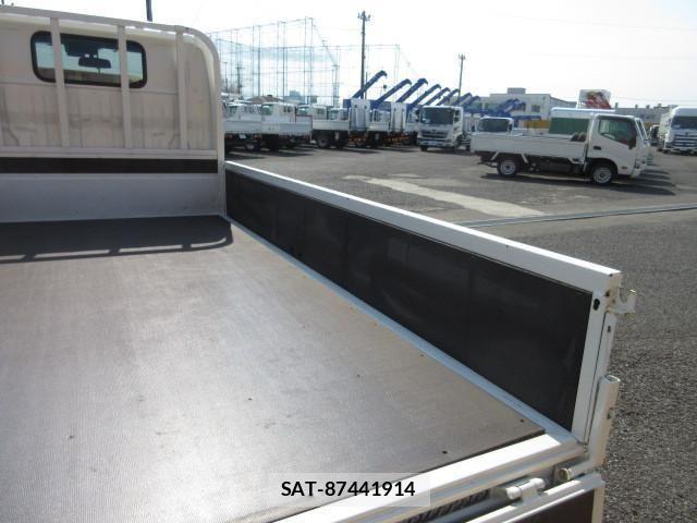 Hino DUTRO 2021-05 6243637-10