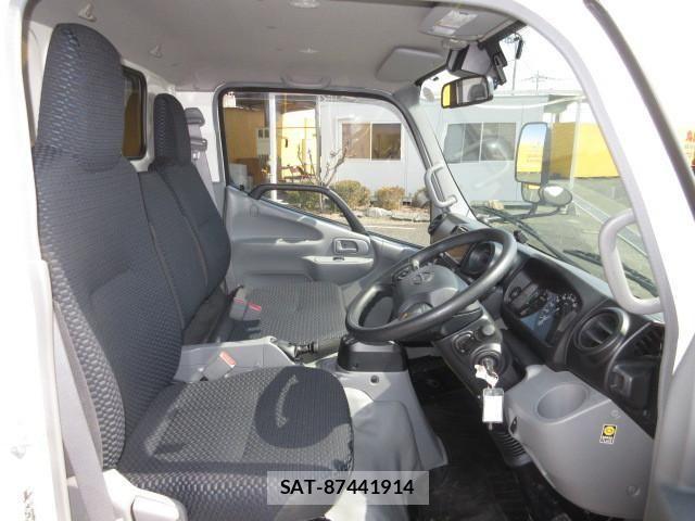 Hino DUTRO 2021-05 6243637-13