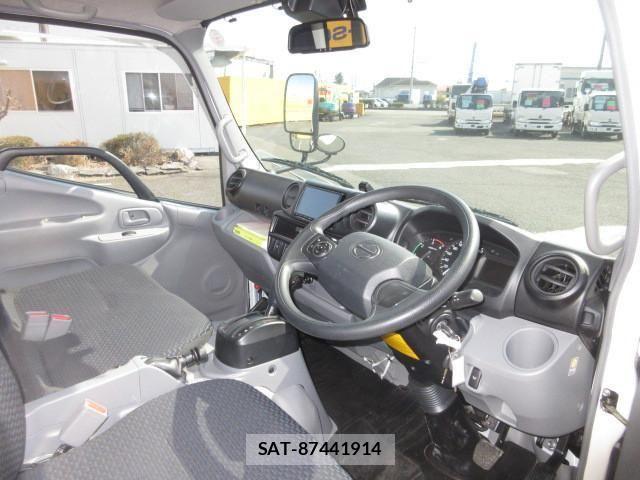 Hino DUTRO 2021-05 6243637-14