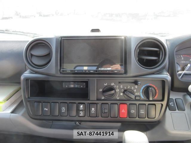 Hino DUTRO 2021-05 6243637-16