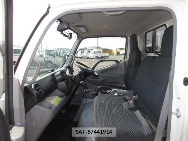 Hino DUTRO 2021-05 6243637-24