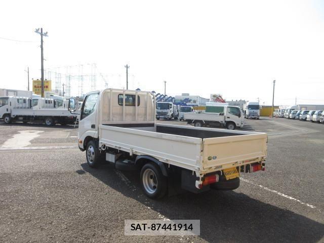Hino DUTRO 2021-05 6243637-2