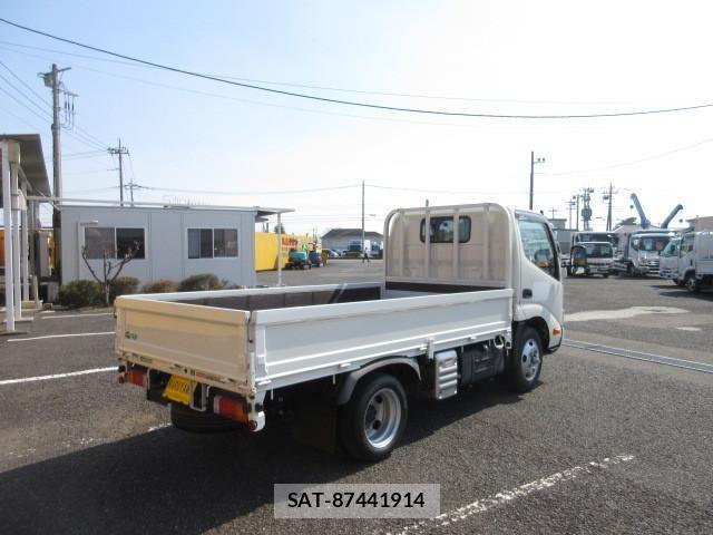 Hino DUTRO 2021-05 6243637-3