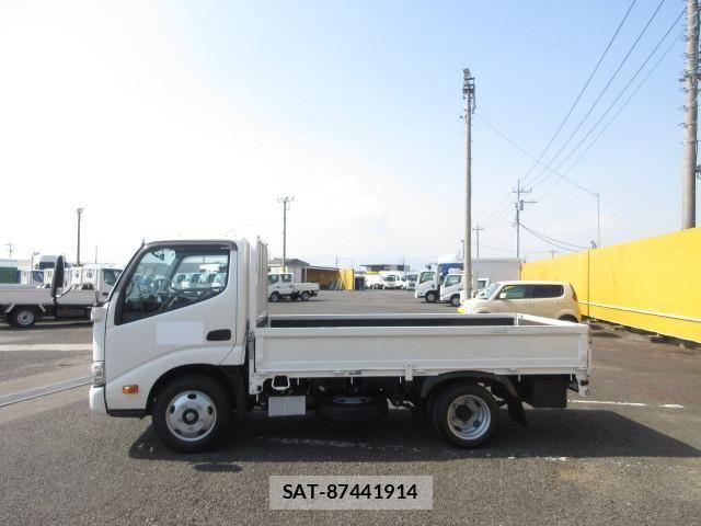Hino DUTRO 2021-05 6243637-4