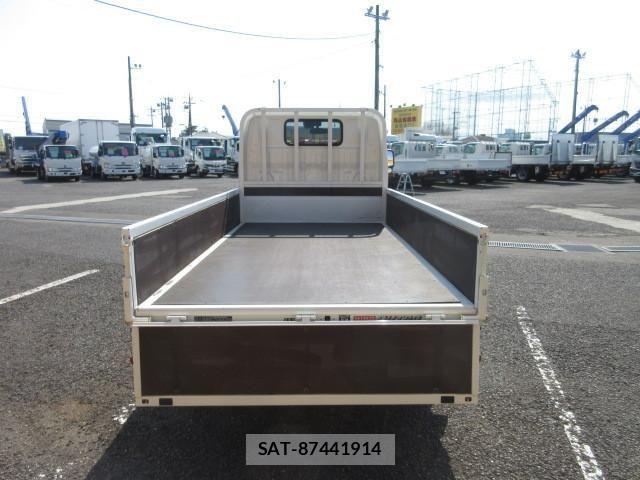 Hino DUTRO 2021-05 6243637-7