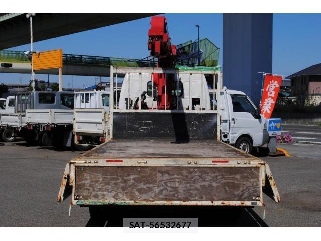 Hino DUTRO 2017-12 6243642-14