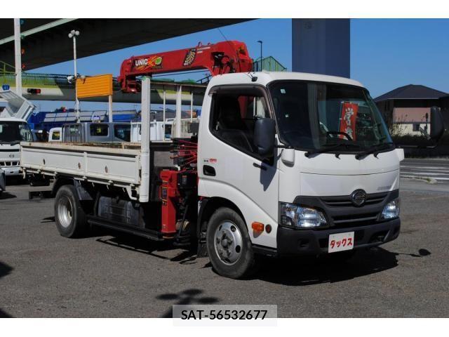 Hino DUTRO 2017-12 6243642-4