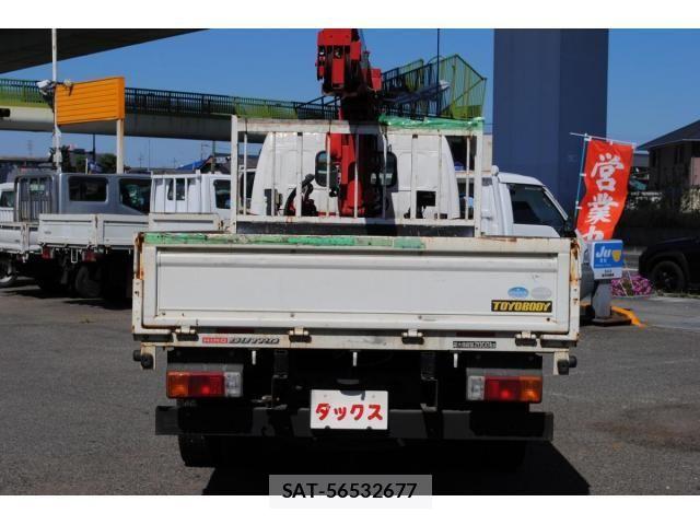 Hino DUTRO 2017-12 6243642-7