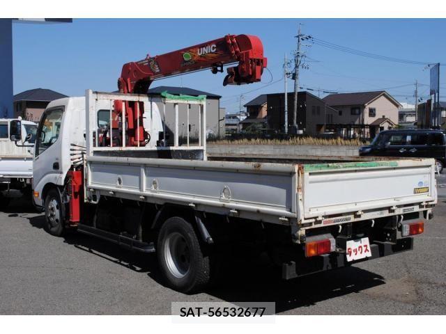Hino DUTRO 2017-12 6243642-8