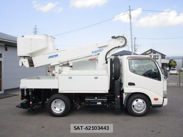 Hino DUTRO 2017-01 6243623-4