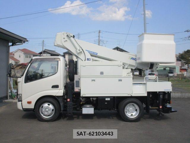 Hino DUTRO 2017-01 6243623-5