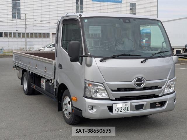 Hino DUTRO 2024-06 6263906-1