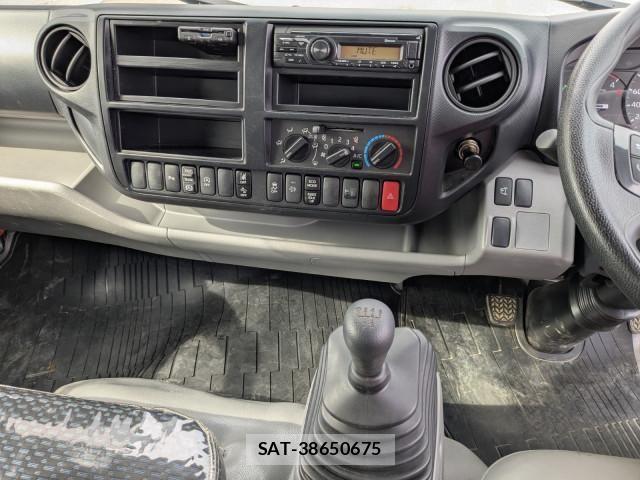 Hino DUTRO 2024-06 6263906-22