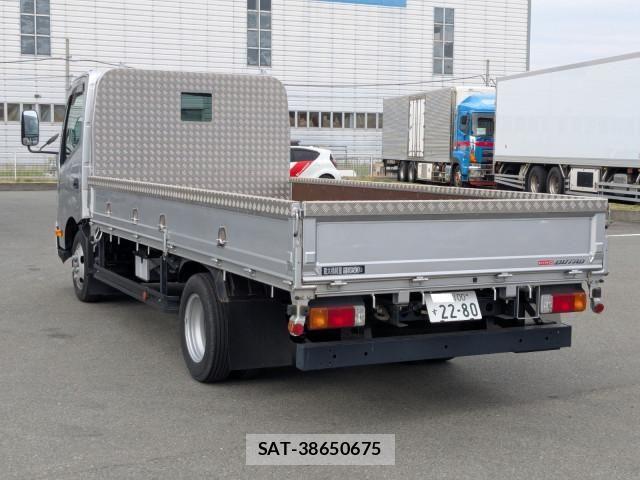 Hino DUTRO 2024-06 6263906-2