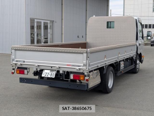 Hino DUTRO 2024-06 6263906-3