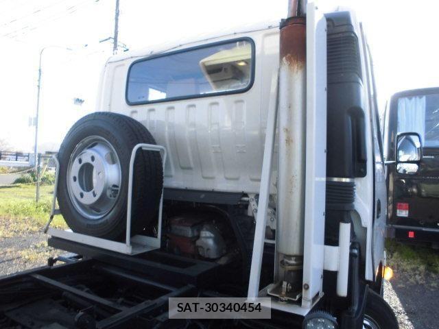 Hino DUTRO 2019-02 6263909-12