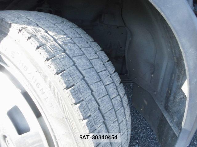 Hino DUTRO 2019-02 6263909-18