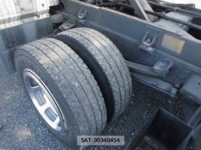 Hino DUTRO 2019-02 6263909-22