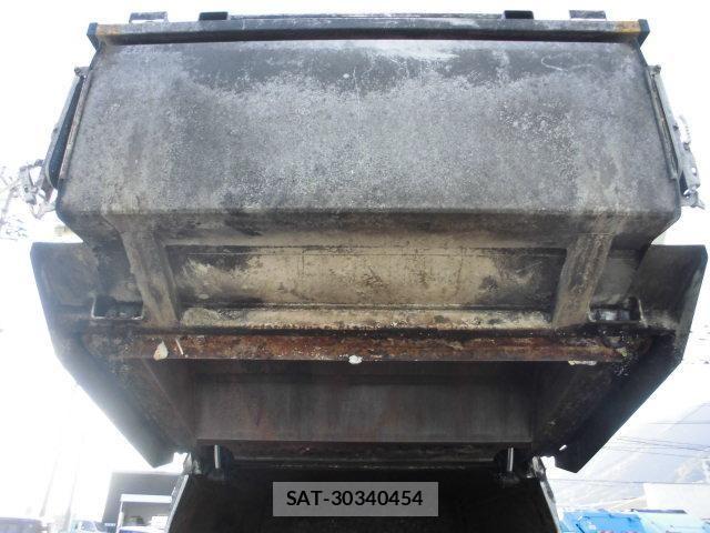 Hino DUTRO 2019-02 6263909-8