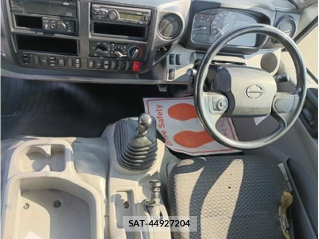 Hino DUTRO 2019-10 6263907-25