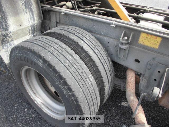 Hino DUTRO 2015-03 6263912-21