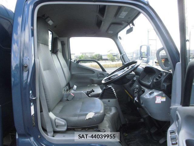 Hino DUTRO 2015-03 6263912-24