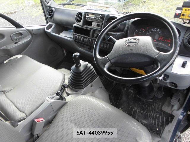 Hino DUTRO 2015-03 6263912-26