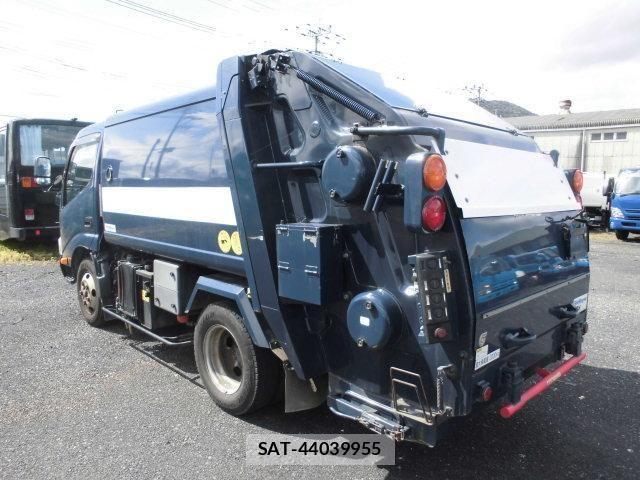 Hino DUTRO 2015-03 6263912-4
