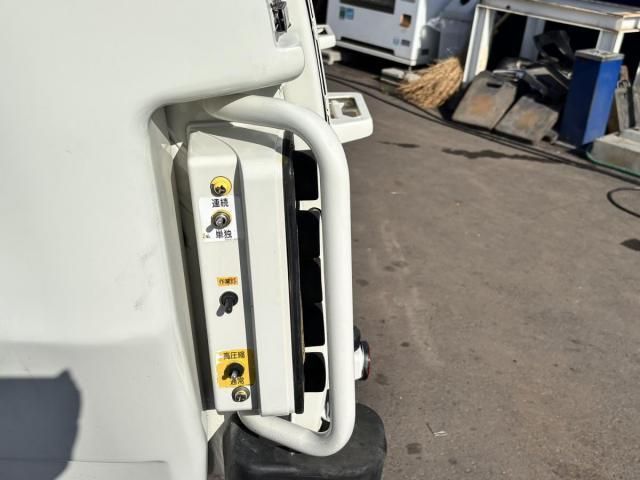 Hino DUTRO 2017-11 6270282-9