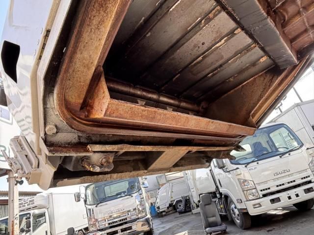 Hino DUTRO 2017-11 6270282-23