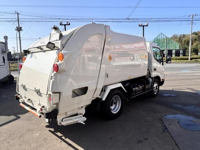 Hino DUTRO 2017-11 6270282-4