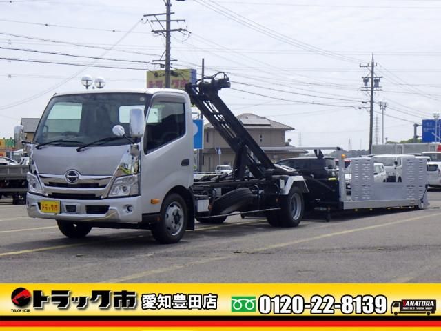 Hino DUTRO 2023-10 6274320-0