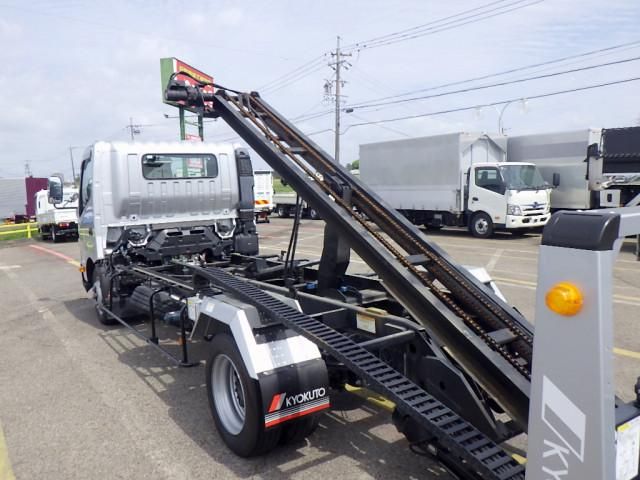 Hino DUTRO 2023-10 6274320-10