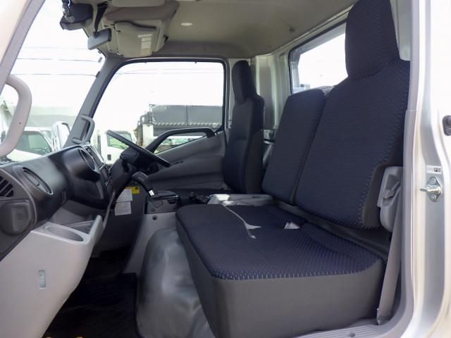 Hino DUTRO 2023-10 6274320-12