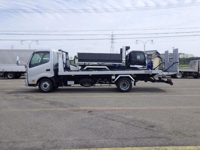 Hino DUTRO 2023-10 6274320-3