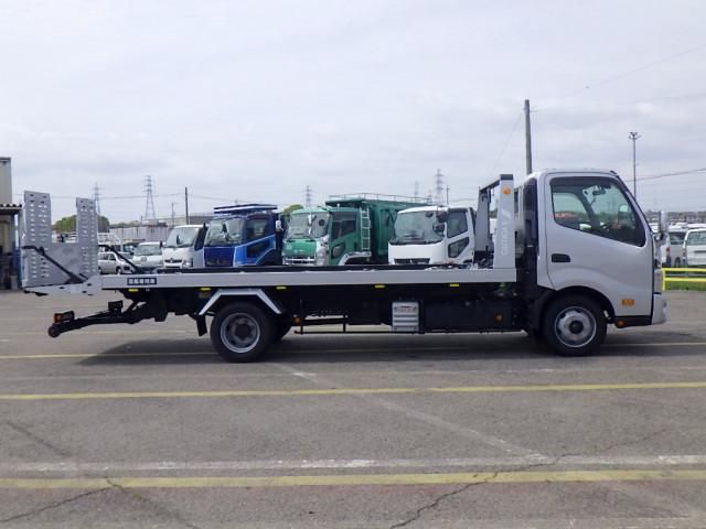 Hino DUTRO 2023-10 6274320-4