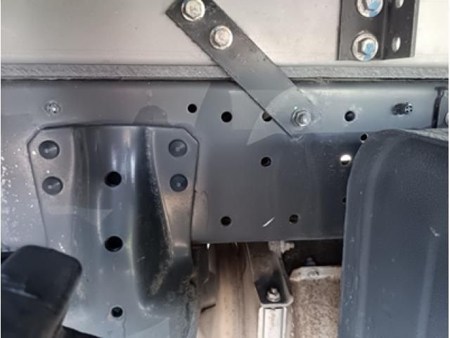 Hino DUTRO 2018-05 6274326-13
