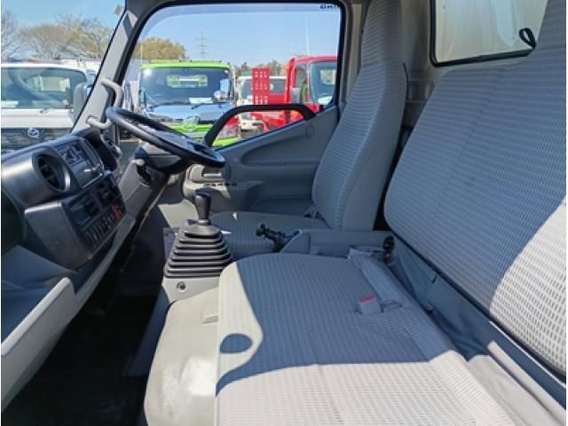 Hino DUTRO 2018-05 6274326-21