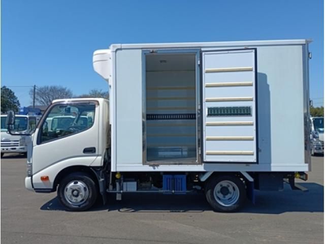 Hino DUTRO 2018-05 6274326-8