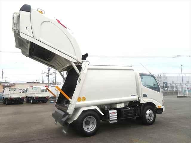 Hino DUTRO 2022-02 6274318-26