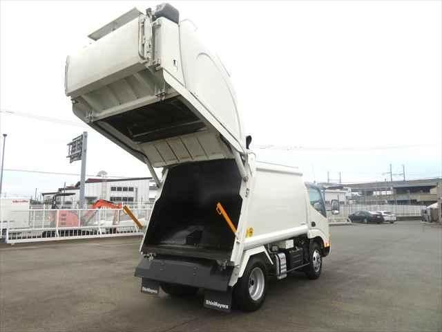 Hino DUTRO 2022-02 6274318-27